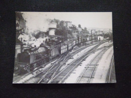 REGION EST - TRAIN DE MINERAI EN RAME "HADIR" A LONGUYON LOCOMOTIVE 150 E 68  - 1954 - Trenes