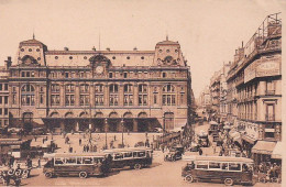 La Gare Saint-Lazare : Vue Extérieure - Métro Parisien, Gares