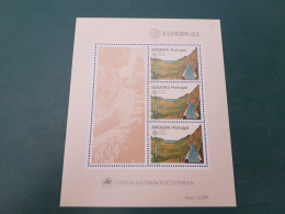 TIMBRES  MADERE  BLOC  FEUILLET  ANNEE  1983    N  4        NEUF  LUXE** - Madère