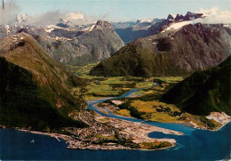 73917694 Romsdalen Norge Med Vengetind Romsdalshorn Trolltindene Og Andalsnes - Norway
