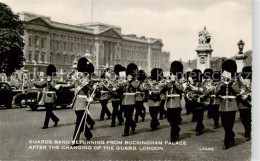 73889869 Buckingham__Palace_London_UK Guards - Autres & Non Classés