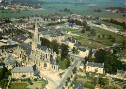 CARENTAN . L'Eglise . ( Vie Aérienne ) . - Carentan