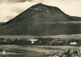 Camp Militaire De La Fontaine Du Berger Et Le Puy De Dôme . - Andere & Zonder Classificatie