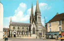 LA DELIVRANDE . Place De La Basilique - La Delivrande