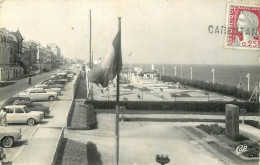 LUC SUR MER . Vue Vers Le Monument Et Golf Miniature . Oblitéré Avec Tampon CARENTAN - Luc Sur Mer