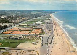 DEAUVILLE . En Avion Sur La Plage Et L'esplanade - Deauville