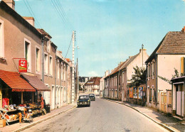 ARGENCES . La Rue Du Maréchal Foch . ( Peugeot 403 Et Renault 4L ) - Other & Unclassified