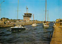 RIVA BELLA . Entrée Des Yachts Dans Le Sas . - Riva Bella