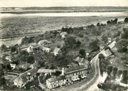 En Avion Au Dessus De FIQUEFLEUR . Hôtel LA SAUVAGINE - Otros & Sin Clasificación