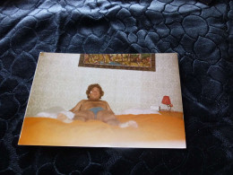 P-598 , Photo,  Jeune Homme Gay En Slip Allongé Sur Un Lit , Circa 1970 - Anonymous Persons