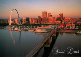 73745967 Saint Louis Missouri Skyline Along With Its Arch Stand Against The Miss - Autres & Non Classés