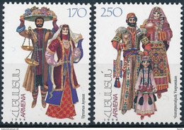 Mi 339-40 MNH ** Traditional Folk Costumes Trachten - Armenië