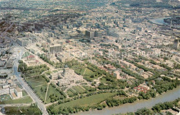 73744841 Winnipeg Aerial View With The Impressive Legilsative Building In The Fo - Ohne Zuordnung