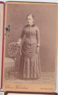 Photo C D V Danemark Christiania Jeune  Femme Danoise En Pied Photo Claus Knudsen Christiania  Réf 30510 - War, Military