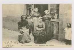 Auvergne : La Coupe Des Cheveux, 1920 - Coiffeuse (z3664) - Auvergne