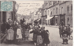 29. PONT L'ABBE . CPA. LA RUE KEREON .ANIMATION. AMBIANCE AUTOUR DE LA POMPE A EAU.  ANNEE 1904 + TEXTE - Pont L'Abbe