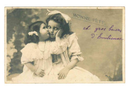 CPA FANTAISIE ENFANTS FILLETTES 1903 - Gruppen Von Kindern Und Familien