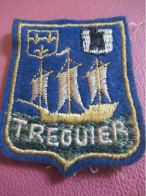 Ecusson Tissu Ancien /TREGUIER/ Côte D'Armor/ Vers 1960-1980                    ET682 - Blazoenen (textiel)