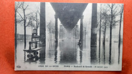 CPA (75) Crue De La Seine.1910. Paris. Boulevard De Grenelle.   (7A.718) - Paris Flood, 1910