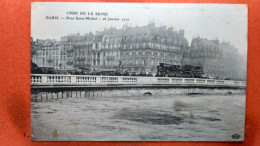 CPA (75) Crue De La Seine.1910. Paris. Pont St Michel. (7A.732) - Alluvioni Del 1910