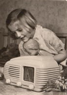 Child W Porcelain Doll Teddy Bear TESLA Radio Old Photo Postcard - Juegos Y Juguetes