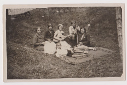 People, Portrait In Park, Young Woman With Music Guitar, Vintage 1930s Orig Photo 13.9x8.9cm. (67572) - Anonieme Personen