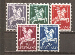 Holanda-Holland  Nº Yvert  461-65 (MH/*) - Unused Stamps