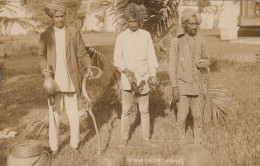 INDIAN SNAKE CRARMER- CARTOLINA  VERA FOTOGRAFIA-NON VIAGGIATA -1915-1925 - Inde