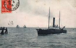 Trouville Sur Mer - Le Bateau Vapeur AUGUSTIN NORMAND Rentrant Dans Les Jetées - Trouville