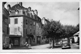 Saint-Yrieix Animée Place Du Marché Coiffeur Voiture Carte RARE - Saint Yrieix La Perche