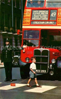 72801852 London Policeman On Point Duty - Autres & Non Classés