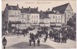 36 - INDRE - ISSOUDUN - PLACE DE MARCHES - ANIMATION UN JOUR DE MARCHE - Issoudun