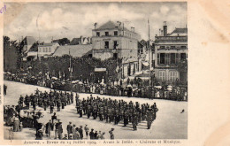 Auxerre Très Animée Revue Du 14 Juillet 1904 Défilé Clairons Musique Militaria - Auxerre