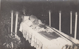 Post Mortem Dead Priest In Open Casket Funeral Old Photo Postcard - Beerdigungen