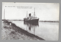 Suez. Navire Allemand Passant Le Canal (A17p43) - Sues