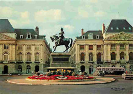 45 - Orléans - Place Du Martroi - Statue équestre De Jeanne D'Arc - Automobiles - Bus - Autocar - Fleurs - CPM - Voir Sc - Orleans