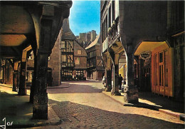 22 - Dinan - La Place Des Cordeliers Et La Place De L'Apport Avec Ses Vieilles Maisons à Arcades Moyenâgeuses - Carte Ne - Dinan