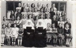 Catholic Nun & Group Of School Girls Old Photo Postcard 1920s - Scenes & Landscapes