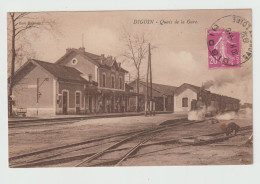 CPA - 71 - DIGOIN - Quais De La Gare Avec Passage Du Train Ou Du Tramway - Voy En 1932 Bel état - Digoin