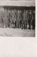 Foto Gruppe Deutsche Soldaten Im Schnee - 2. WK - 5*5cm   (69381) - Krieg, Militär