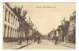 CPA ANIMEE ARQUES, ANIMATION DANS LA RUE DES FLANDRES, PAS DE CALAIS 62 - Arques