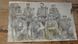 Carte Photo De Militaires Avec "141" Sur Le Col ............... BH-19127a - Regimientos