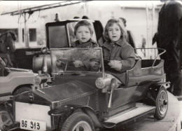 Children Driving A Car In Amusement Park Old Photo - Automobiles