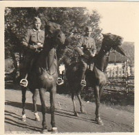 Foto 2 Deutsche Soldaten Zu Pferd - 2. WK - 5*5cm (69391) - Krieg, Militär