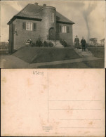 Ansichtskarte  Mann Und Frau Vor Moderner Ziegelstein Villa 1928 - Zu Identifizieren
