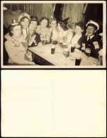 Ansichtskarte  Karneval / Fastnacht / Fasching Lustige Tischrunde 1956 - Autres & Non Classés