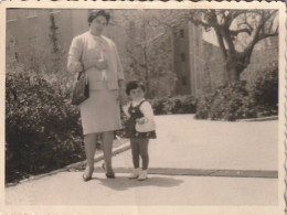 JEWISH JUDAICA ISRAEL FAMILY ARCHIVE SNAPSHOT  PHOTO FEMME ENFANT 6.4X18.6 Cm. RARE CACHET - Personnes Anonymes