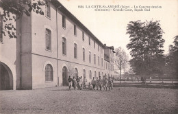 38 La Cote Saint André La Caserne Ancien Séminaire , Grande Cour Façade Sud CPA - La Côte-Saint-André