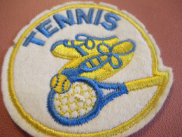 Ecusson Tissu Ancien /Sport/ Tennis / Vers 1960-1980                    ET717 - Blazoenen (textiel)