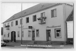 39114508 - Drassmarkt, Burgenland. Gasthof Gabriel Janits Mit Fleischhauerei Gelaufen Kleiner Knick Oben Und Unten Rech - Andere & Zonder Classificatie